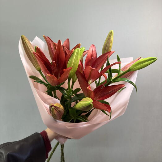 Лилии красные без запаха