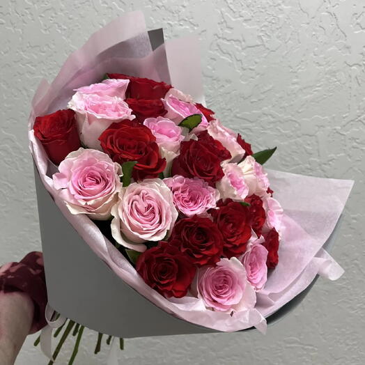 Моно букет микс роз 33 шт
