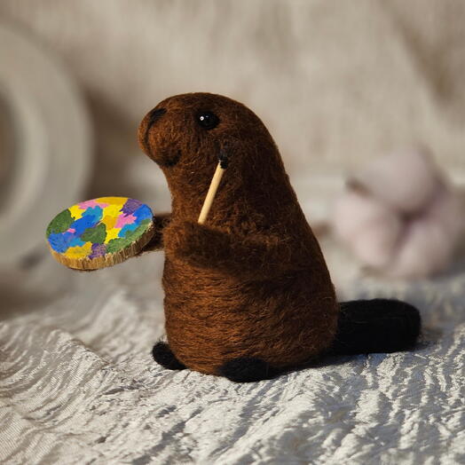 Сваляная игрушка  Бобёр-художник
