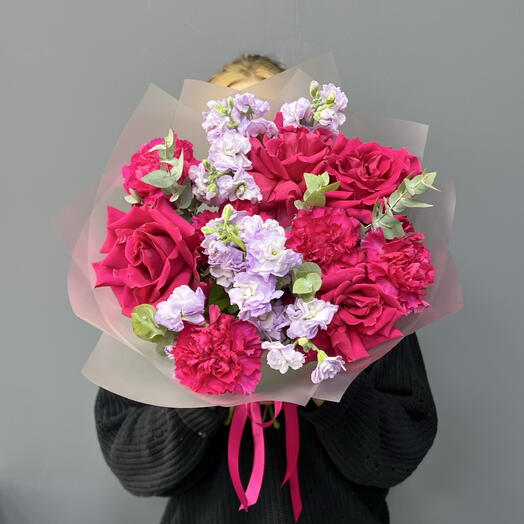 Букет с французскими розами, диантусаии и маттиолой 💜
