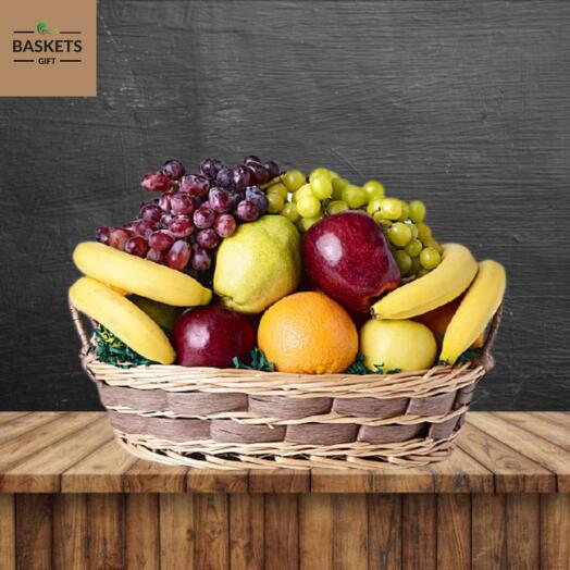 Продуктовая корзинка из фруктов