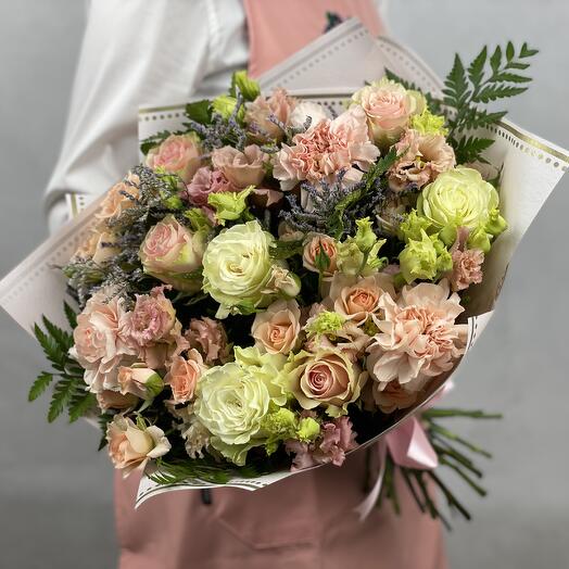 Ramo de rosas con clavel Greenrose