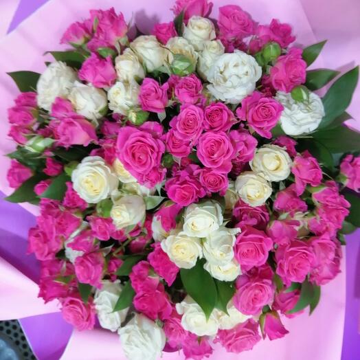 Букет из кустовых роз 35шт