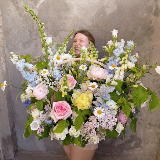 Корзина с цветами