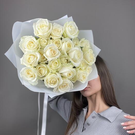 Белые розы 25 шт
