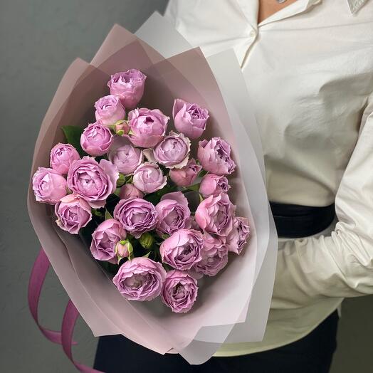 9 peony-shaped roses in designer packaging