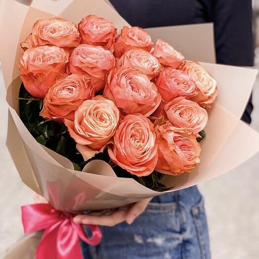 Bouquet of peony-shaped Kahala roses