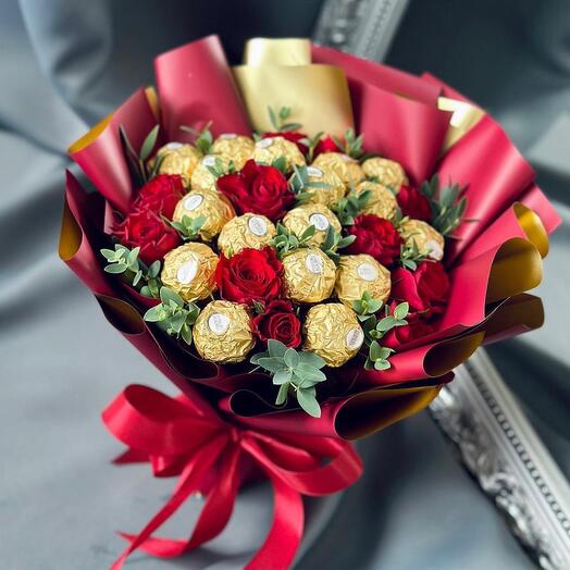 Bouquet of red roses with sweets for birthday, mom, sister, girlfriend, colleague, for no reason
