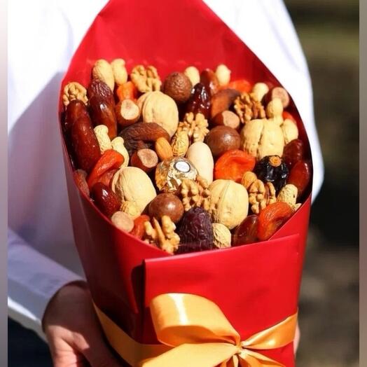 Конверт с орехами и сухофруктами