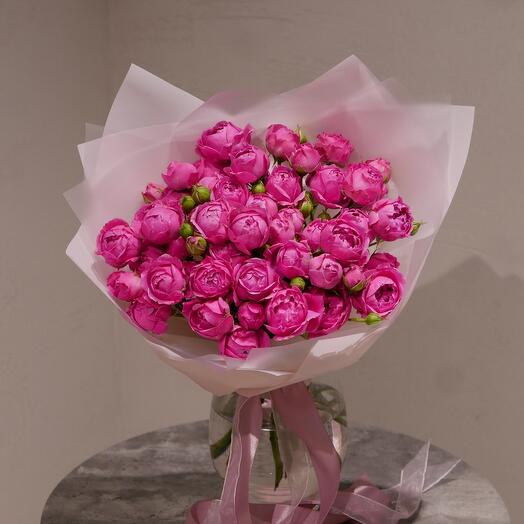 Monobooket de 13 rosas arbustivas en forma de peonía
