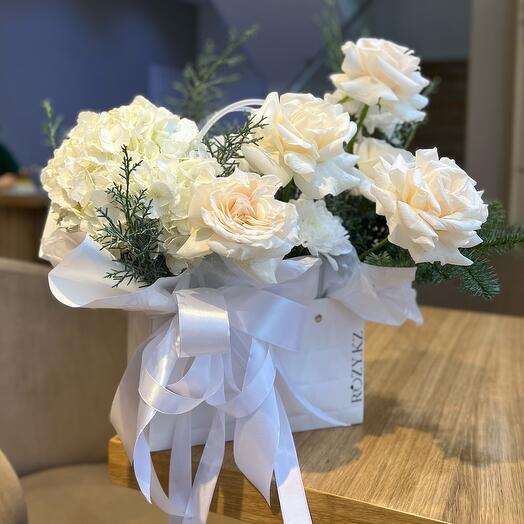 Сумочка в нежных тонах