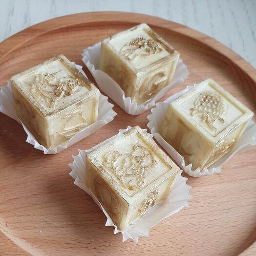 Кубики детские из белого шоколада