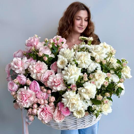 Большая корзина с французскими Розами