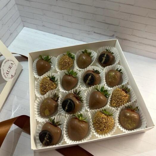 Клубника в шоколаде «Oreo» (16 шт.)