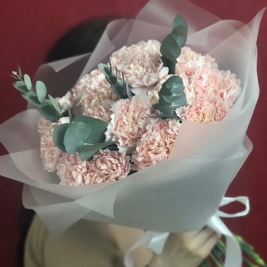 Delicado ramo de Dianthus, con eucalipto🍀