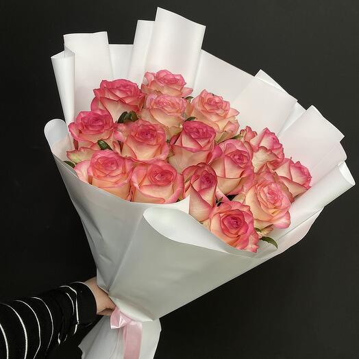 Bouquet of 15 delicate white and pink roses with decoration