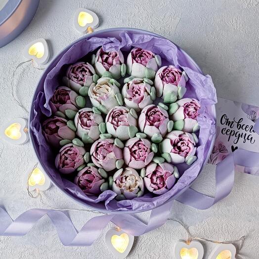 Зефирные тюльпаны в шляпной коробке 25 см