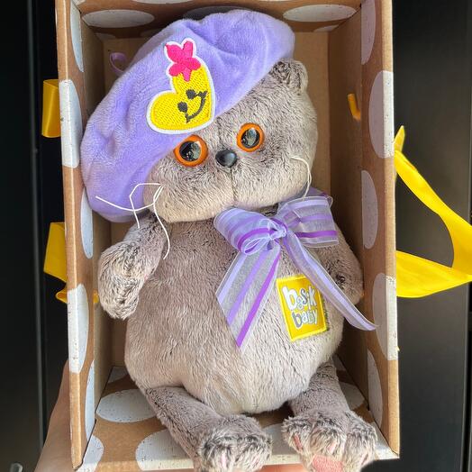 Basik Кошечка в берете