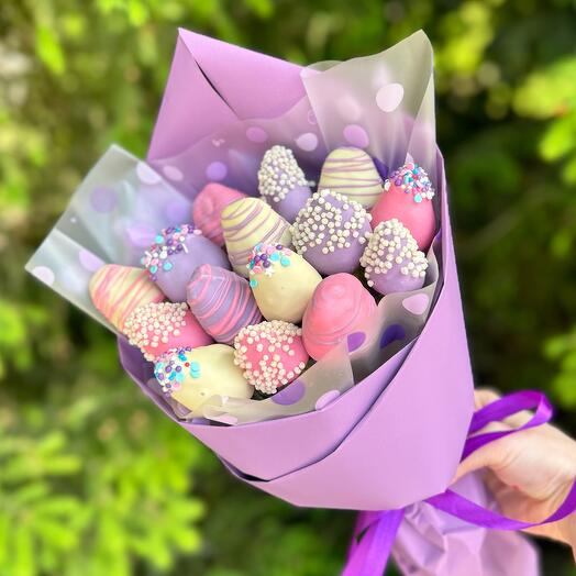 Bouquet of strawberries in Belgian Tiffany chocolate