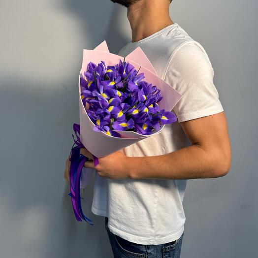 Букет из синих ирисов