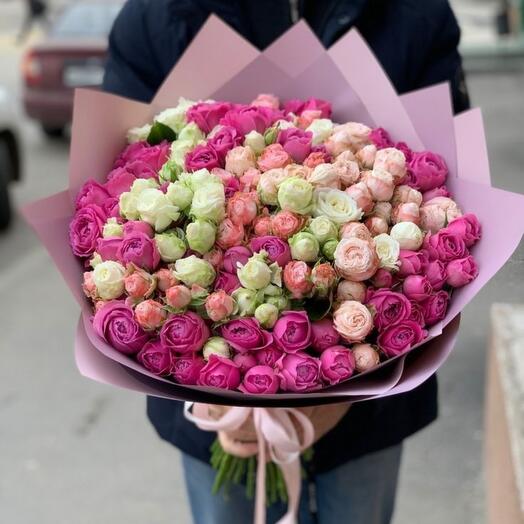 Букет  из   кустовых роз