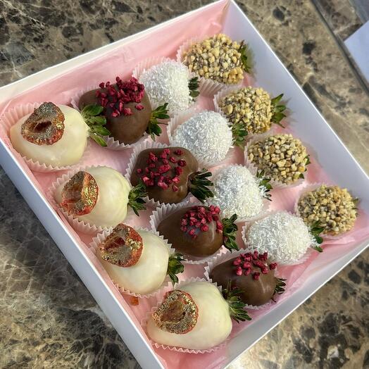 Клубника в шоколаде с посыпками 4
