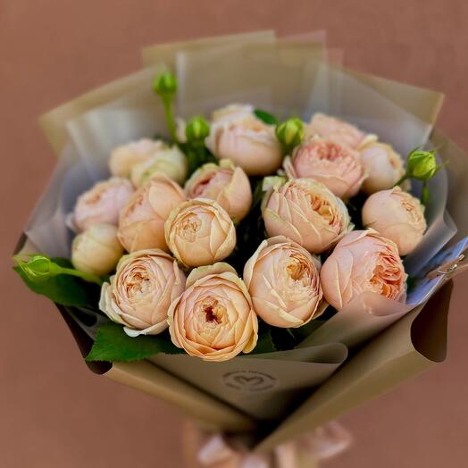 Ramo de rosas en forma de peonía