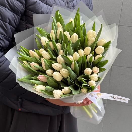 Букет из белых тюльпанов 49 шт