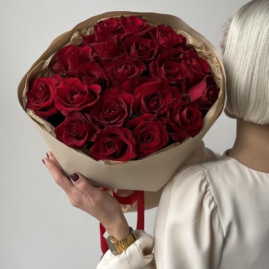 Ramo de 19 rosas rojas "escarlata perfección"