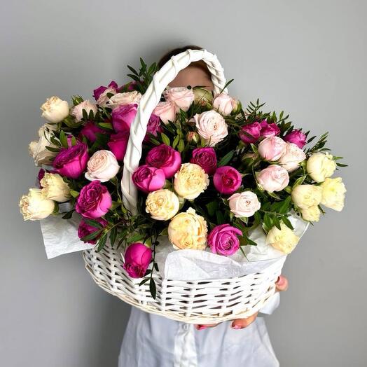 Корзина с кустовыми розами 🌹🌸