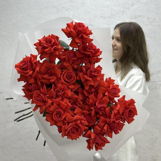 23 алых француских розы