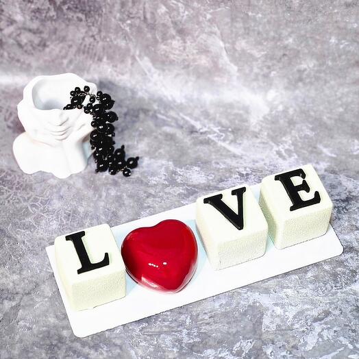 Муссовые пирожные LOVE