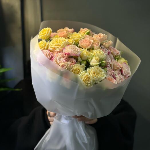 Нежный микс из кустовых роз