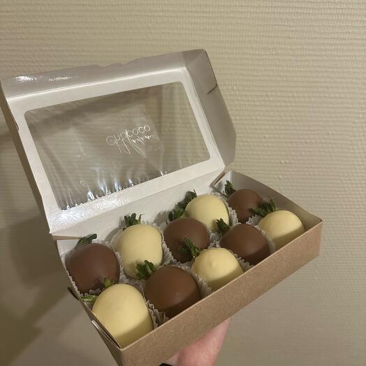 Клубника в шоколаде ягодный бокс «Просто и со вкусом»