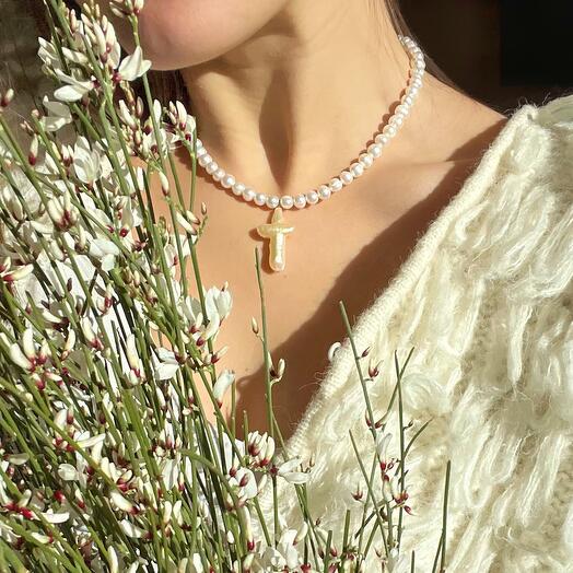 Колье с жемчугом с подвеской из барочного жемчуга