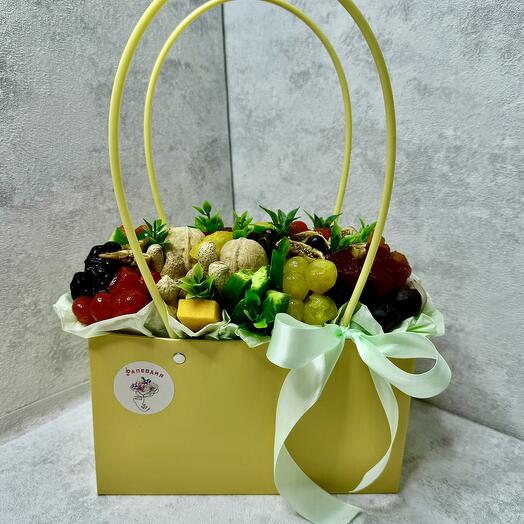 Сумка с сухофруктами