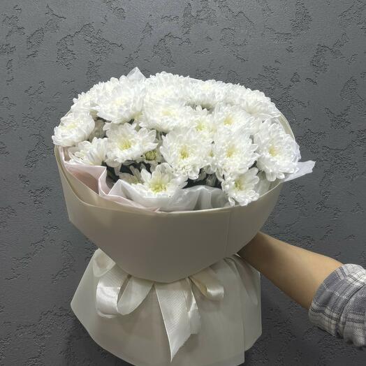 Букет из белых хризантем