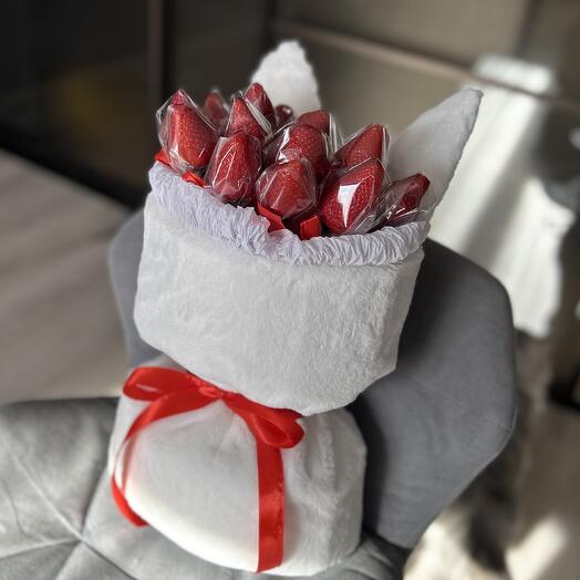 Plush strawberry bouquet "Bunny"