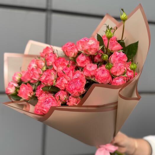 Rosas brillantes en forma de Peonía