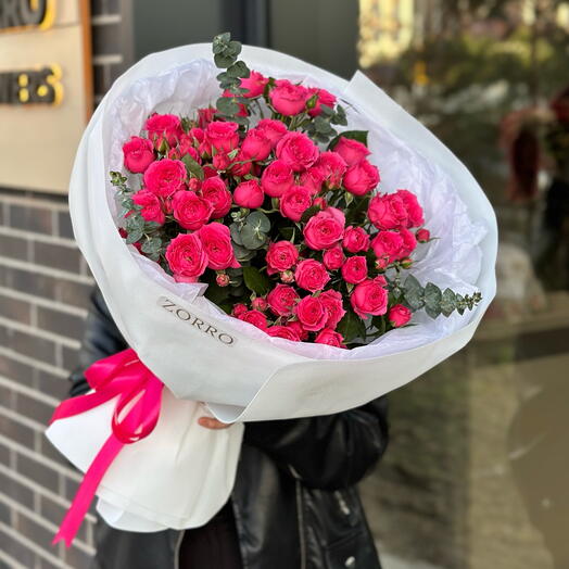 Кустовые малиновые розы