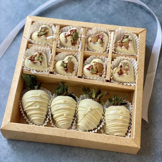 Конфеты и клубника в шоколаде (3-4🍓)