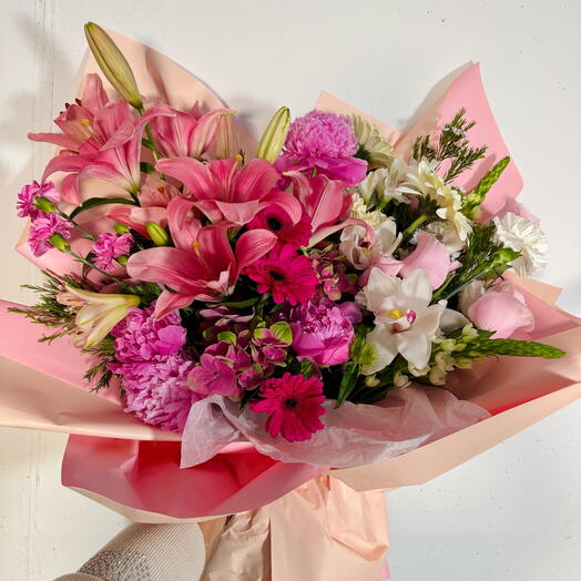 Blush in Bloom mixed bouquet