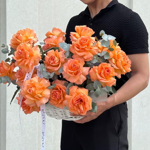 Корзина из французских роз