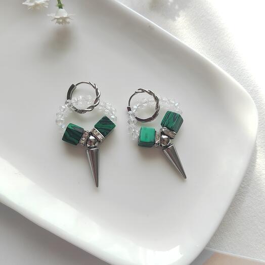 Серьги с шипами