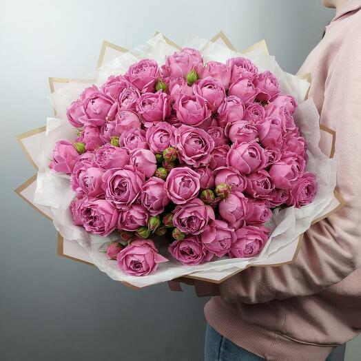 Букет из 9 кустовых пионовидных роз Мисти Баблс