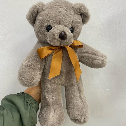 Мишка с бантом серый