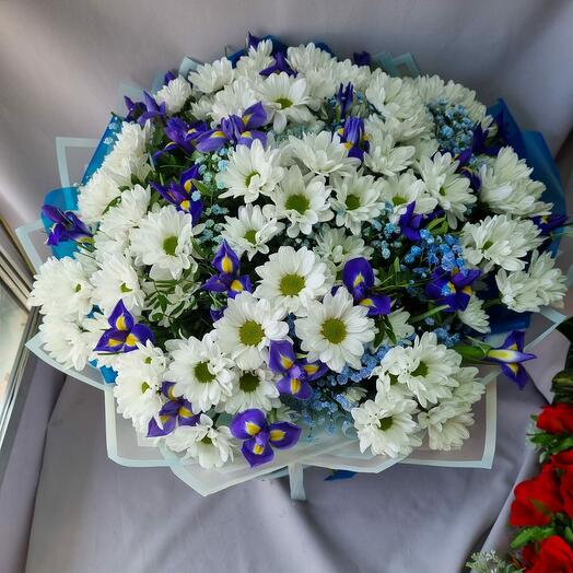 Моно букет с ирисами