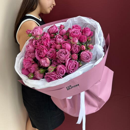 Букет "Кустовые пионовидные розы"