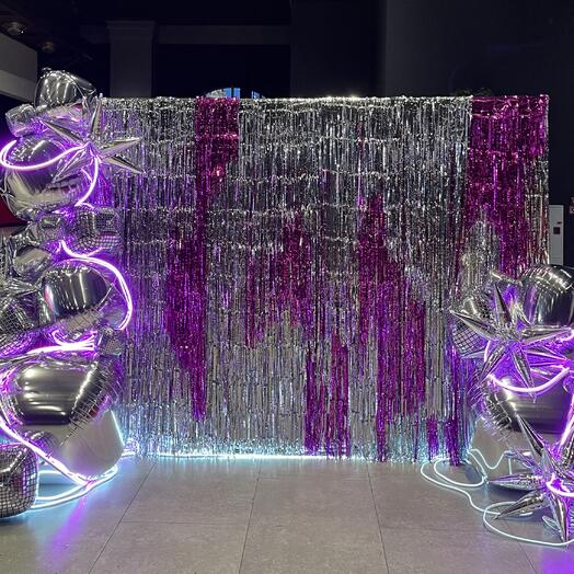 Фотозона с дождиком и с неоном