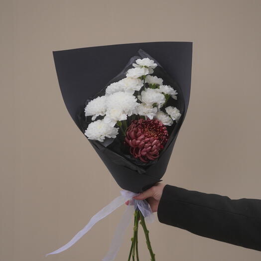 Букет с хризантемами и диантусов